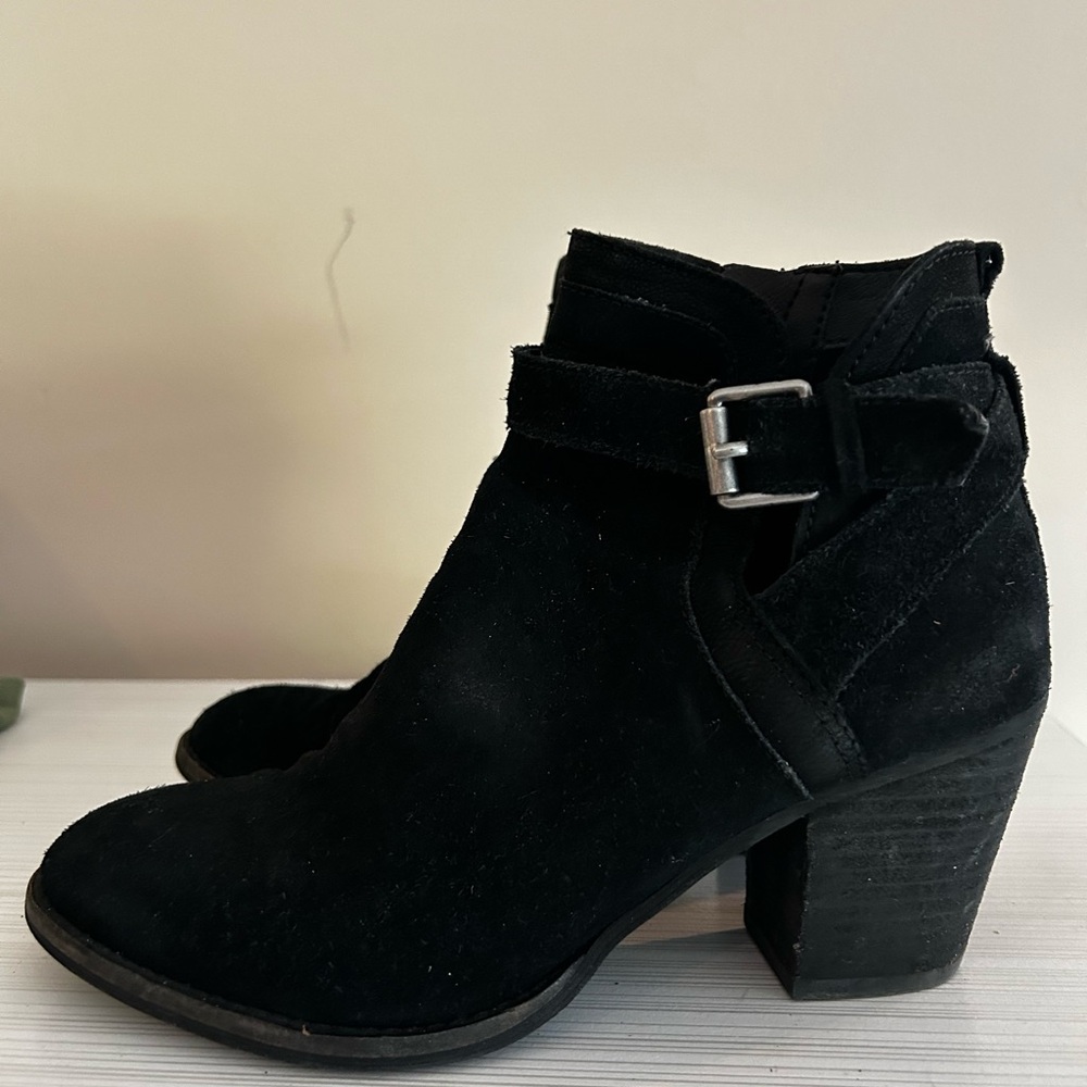 Sam Edelman suede booties. Worn a handful of times. Super comfortable size 7.